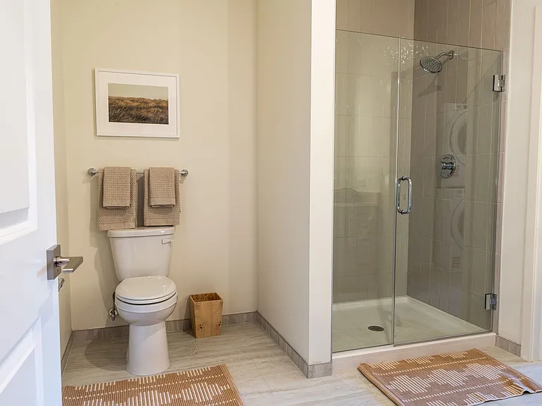 Galewood Residences — Photo 15