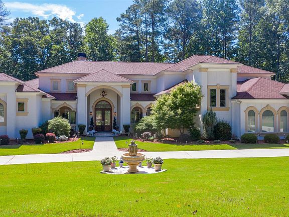 2nd image of 1240 Lake Dr