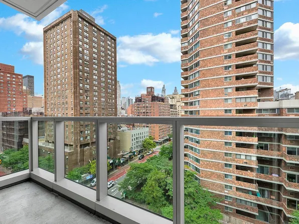 300 E 23rd St APT 9B, New York, NY 10010