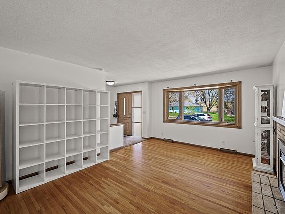5th image of 3007 66th Ave N