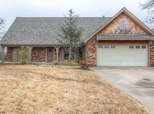 8733 Point Dr, Tulsa, OK 74131