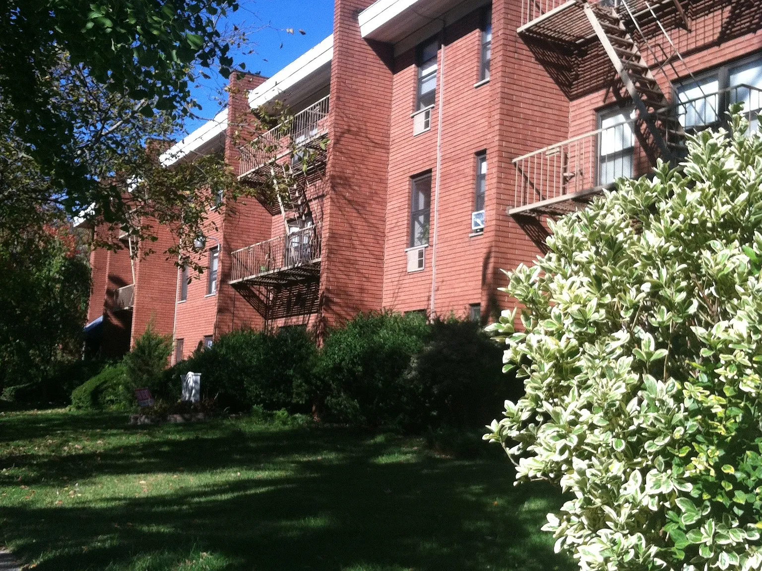 Jade Manor LP — Photo 4
