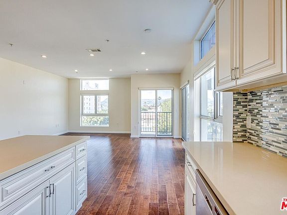 4th image of 155 S Oxford Ave #506