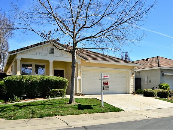 3rd image of 270 Pelican Bay Cir