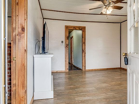 4th image of 121 Coleman Rd