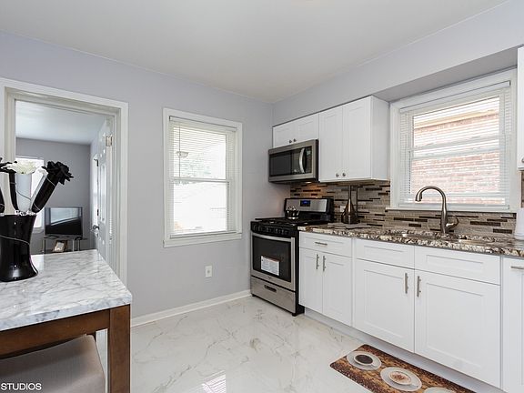 3rd image of 14505 S Union Ave