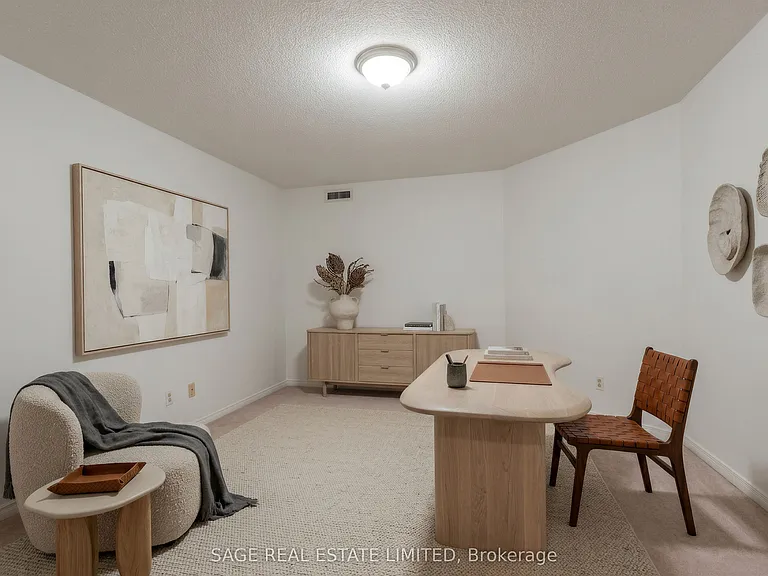 25 George St S #302 — Photo 7