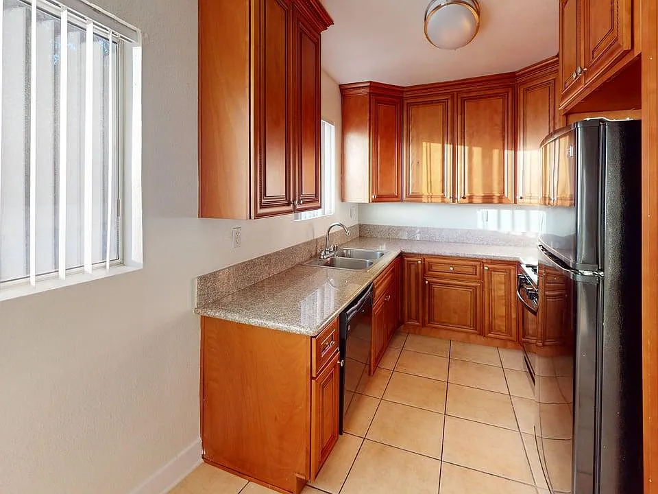 Chateau Whitsett Apartments