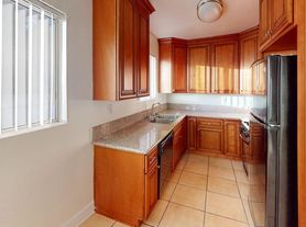 Chateau Whitsett Apartments