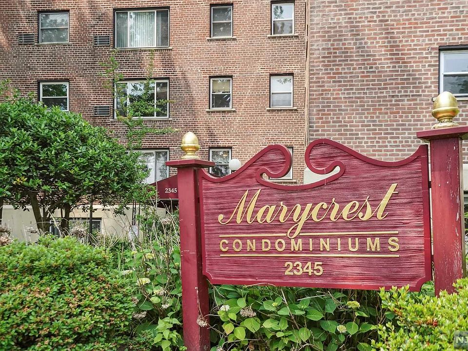 1st image of 2345 Linwood Ave APT 3D