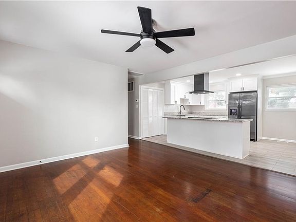 5th image of 212 Martha Lee Drive