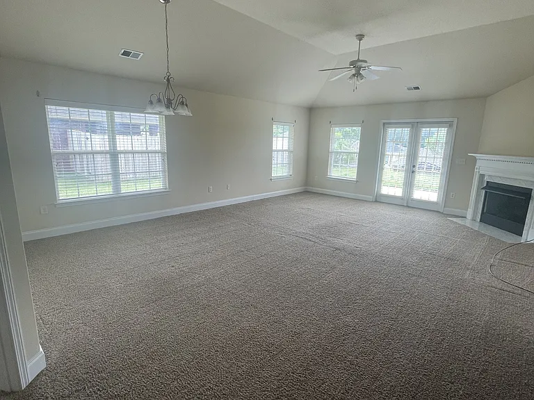 148 Old Ivy Rd — Photo 12