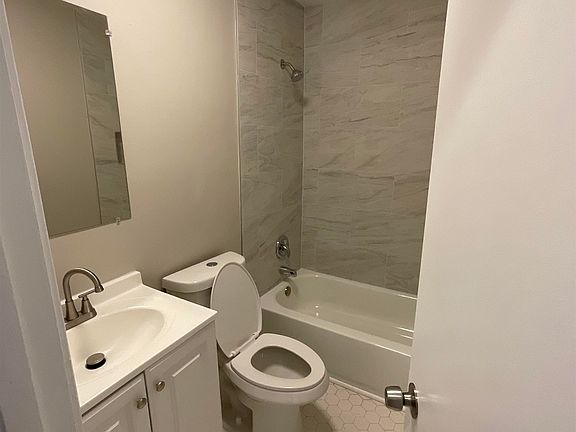 3rd image of 3193 Rendezvous Ln