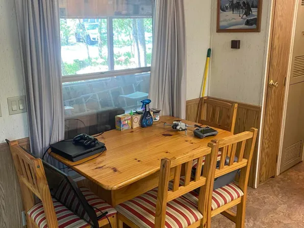 154 Commanche Dr, Shohola, PA 18458