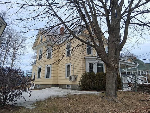 3rd image of 208 Main St