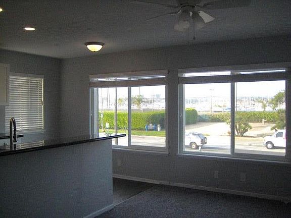 3rd image of 1525 W Balboa Blvd