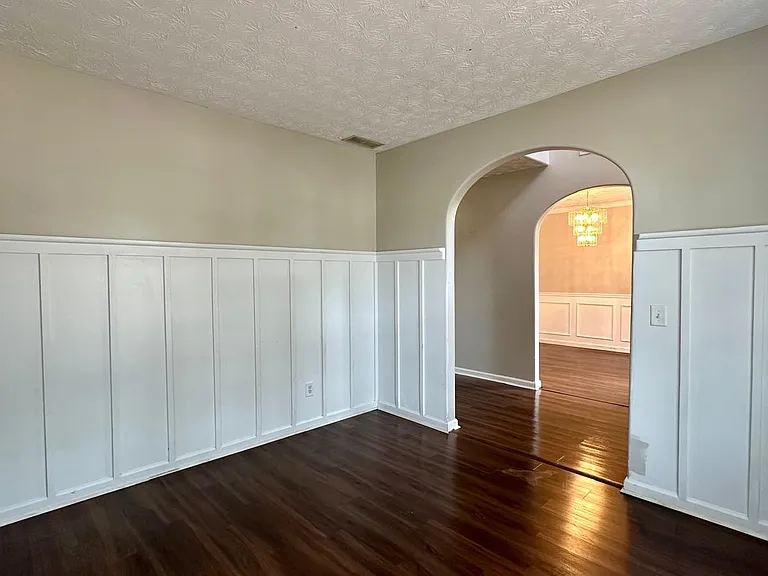 8012 Abington Dr — Photo 14