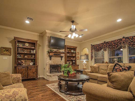5th image of 8432 Town Walk Dr