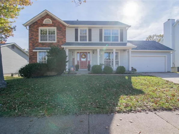 1236 Newport Landing Dr, Fenton, MO 63026