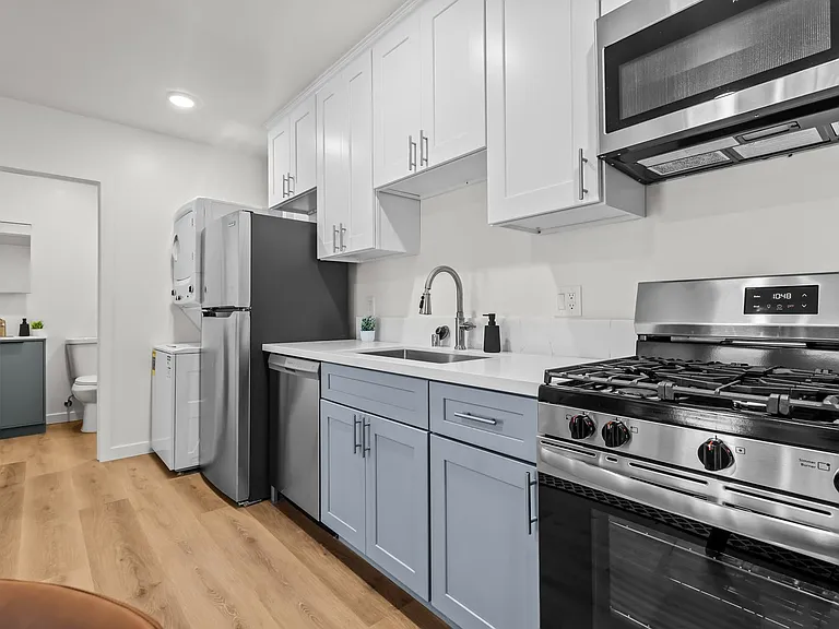 838 Hilgard Ave — Photo 86