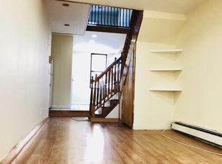 3093 Steinway St APT 3R, Astoria, NY 11103