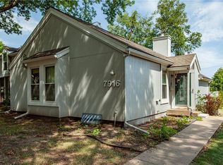 7916 Colony Ln, Lenexa, KS 66215