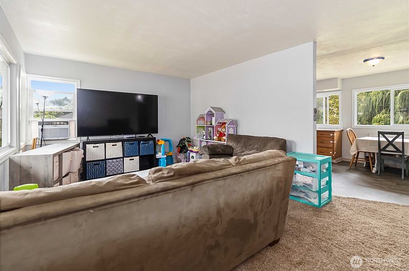 4th image of 109 Merritt Drive