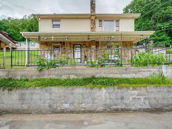 3rd image of 1109 Opekiska St
