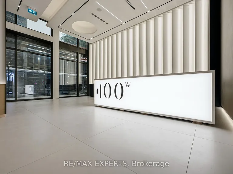 400 King St W #1028 — Photo 3
