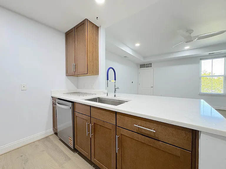 1111 Oronoco St #429 — Photo 13