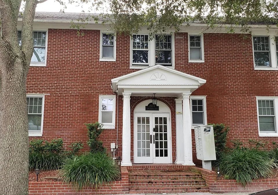1st image of 1914 W Dekle Ave APT 6