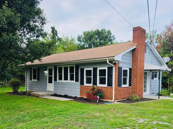 2820 Mount Pleasant Blvd, Roanoke, VA 24014