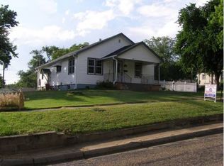 412 Nebraska Ave, Ellsworth, KS 67439