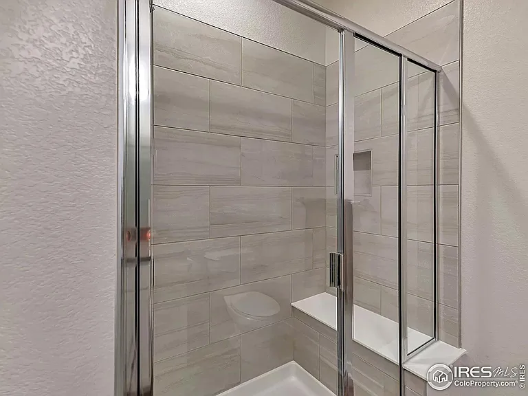 526 Meridian Ln — Photo 14