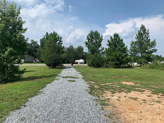 3rd image of 904 Glenwood Street Ext