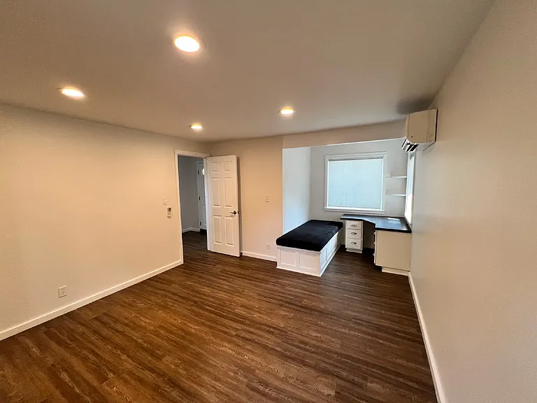 750 E 27th Ave — Photo 10