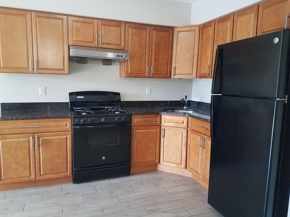 2nd image of 4710 104th St #3D
