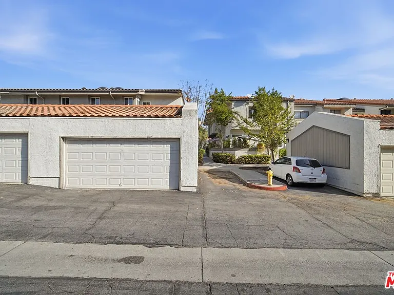 Willowcrest Ln — Photo 32