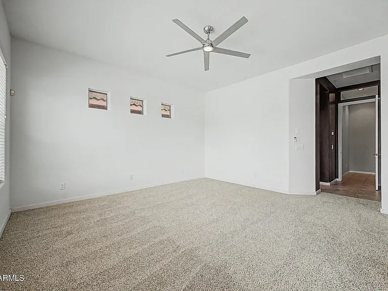 1902 E Desert Ln — Photo 21