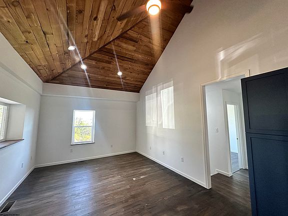5th image of 114 Pine St
