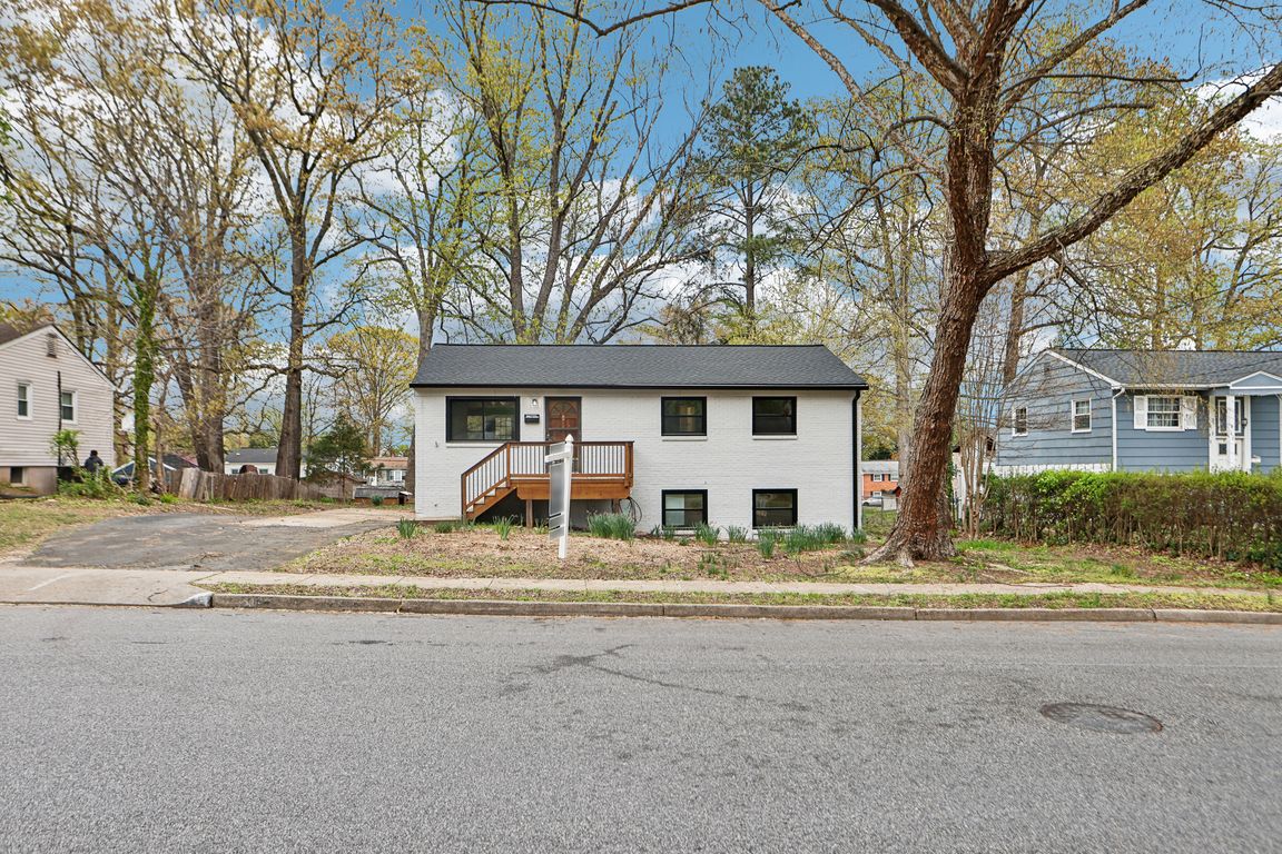 Maryland Ave-1104-001.jpg