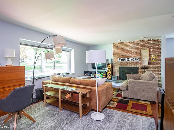 3rd image of 1010 Wyomissing Blvd