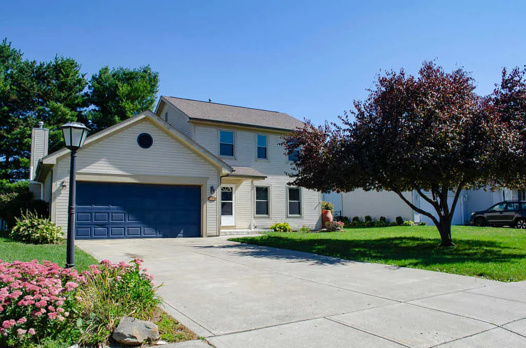 300 Stone Hedge Row Dr photo 1