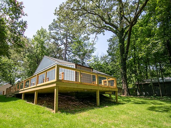 5th image of 102 Heights Dr