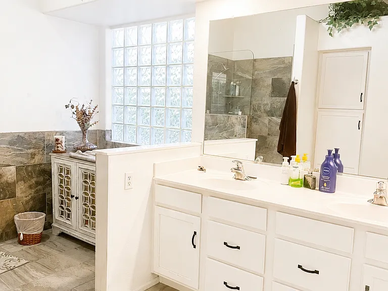 4631 E Torrey Pines Ln — Photo 5