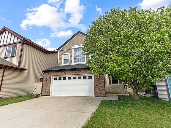 3rd image of 137 SW Copperleaf Bay SE