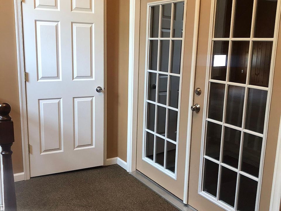 Entry with large storage closet