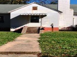 406 N 3rd Ave, Siler City, NC 27344