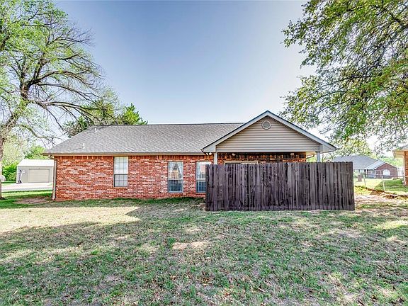 3rd image of 845 Tilghman Dr