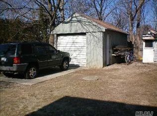 30 Maynard Ave, Riverhead, NY 11901